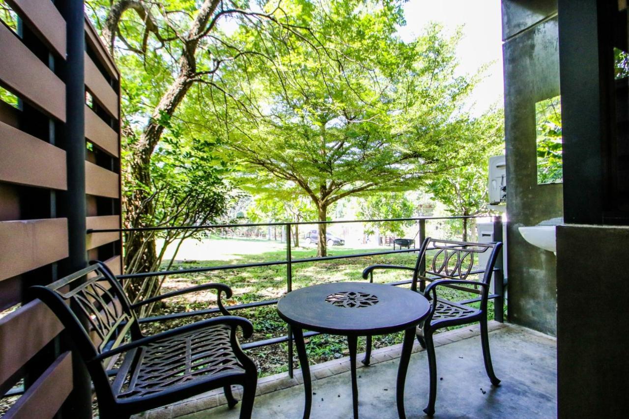 Rain Tree Khao Yai Hotel Пакчонг Экстерьер фото
